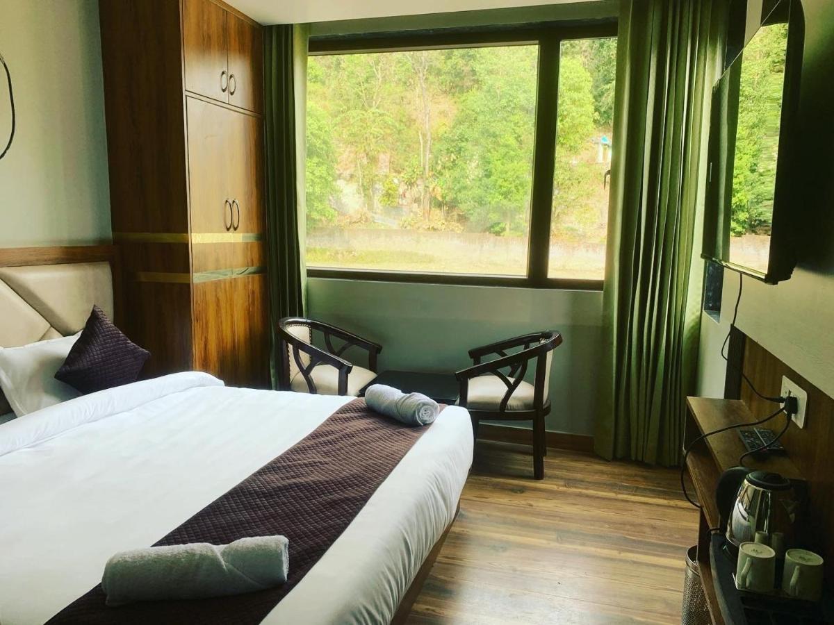 Hotel & Hostel Vimal Ganga Rishīkesh Extérieur photo
