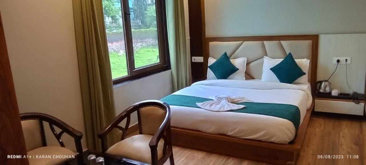 Hotel & Hostel Vimal Ganga Rishīkesh Extérieur photo